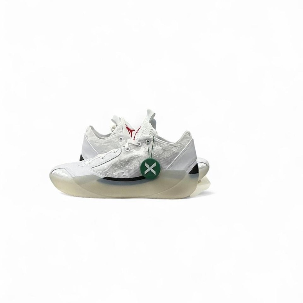 Brand new White Air Jordan XXXIX Men's Size 12